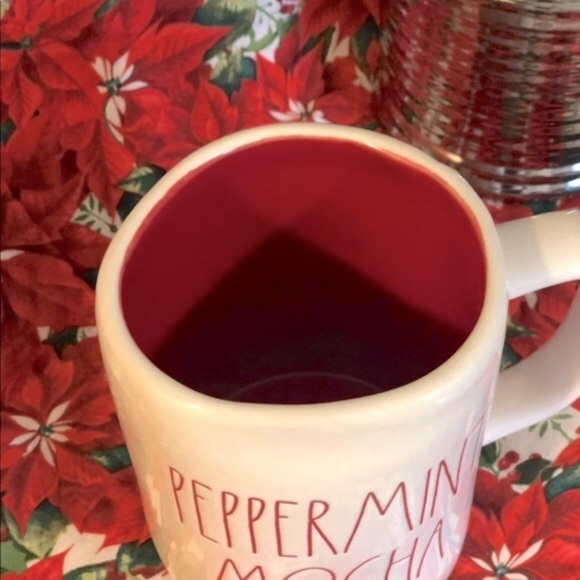 Rae Dunn PEPPERMINT MOCHA 16 Ounce Christmas Mug - Picture 4 of 8